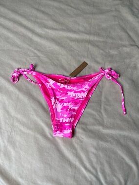 SKIMS Pink Camo Dippy Tie-Side Bikini Bottoms NWT Medium